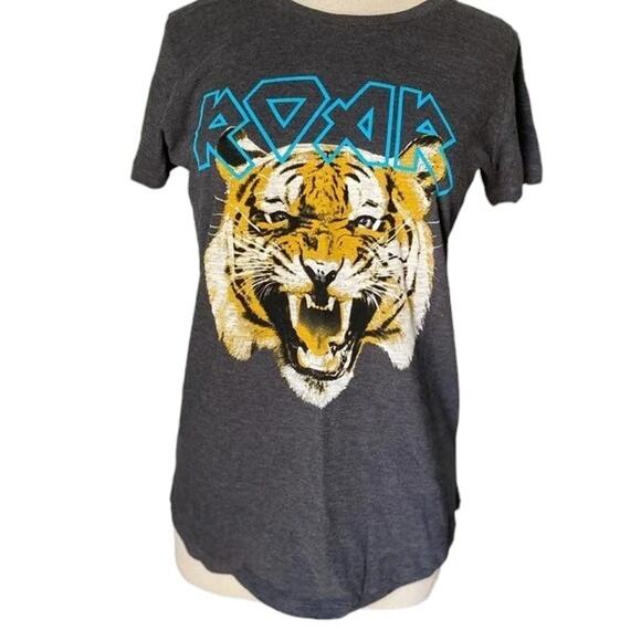 Roar Tiger Gray Curved Hem Graphic Tee Shirt Size Small NWOT - Picture 1 of 5
